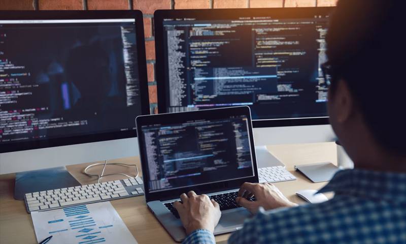 数据科学选型：R与Python如何赋能浈江区网站建设？